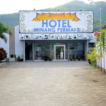 Hotel Minang Permai 3 Пачитан Экстерьер фото