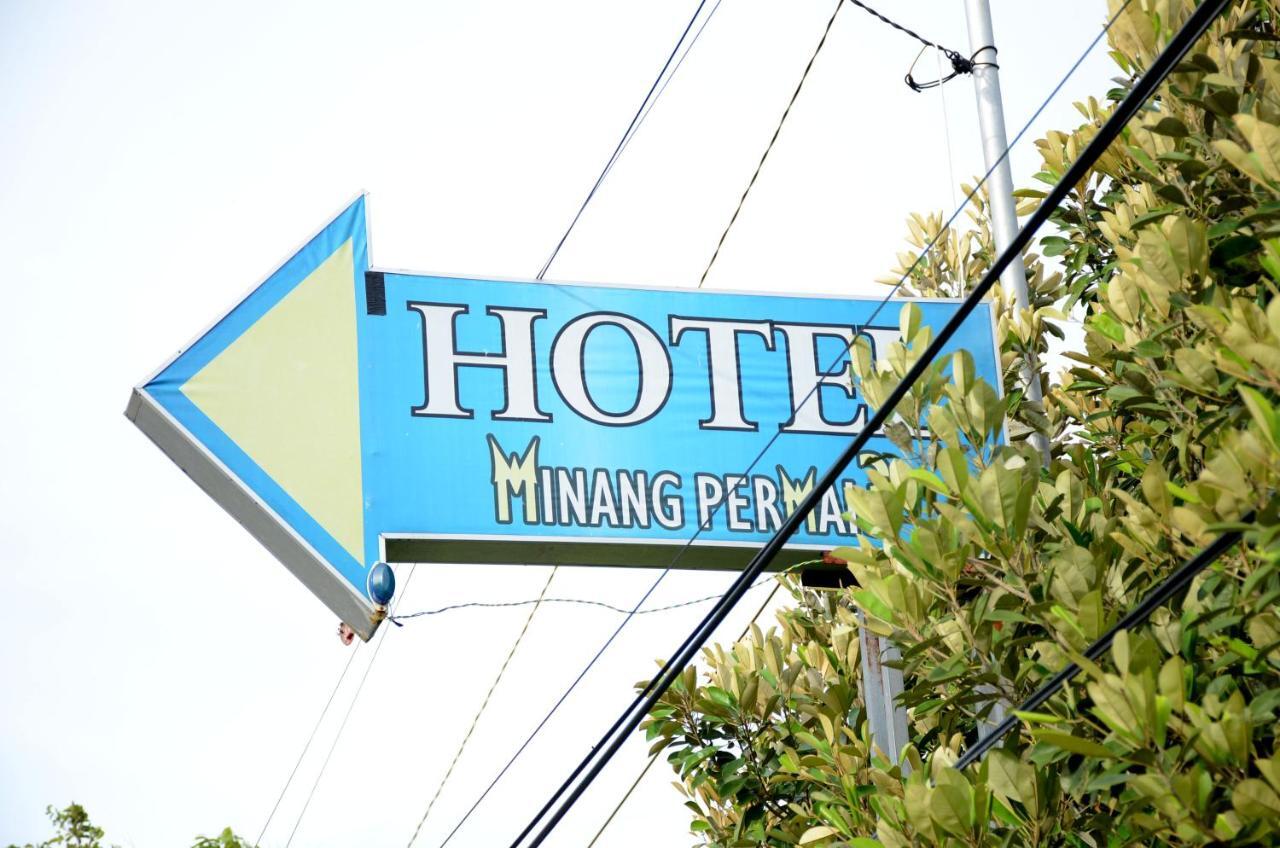 Hotel Minang Permai 3 Пачитан Экстерьер фото