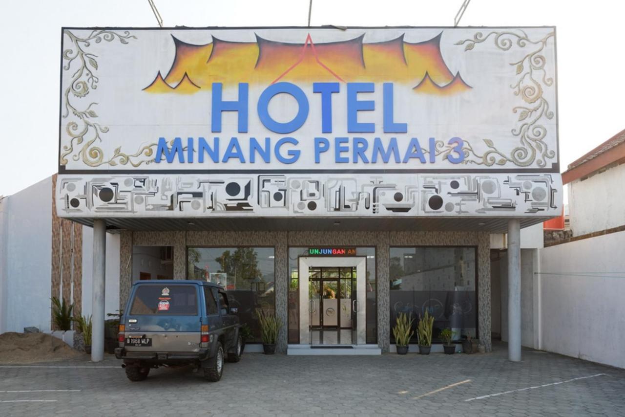 Hotel Minang Permai 3 Пачитан Экстерьер фото