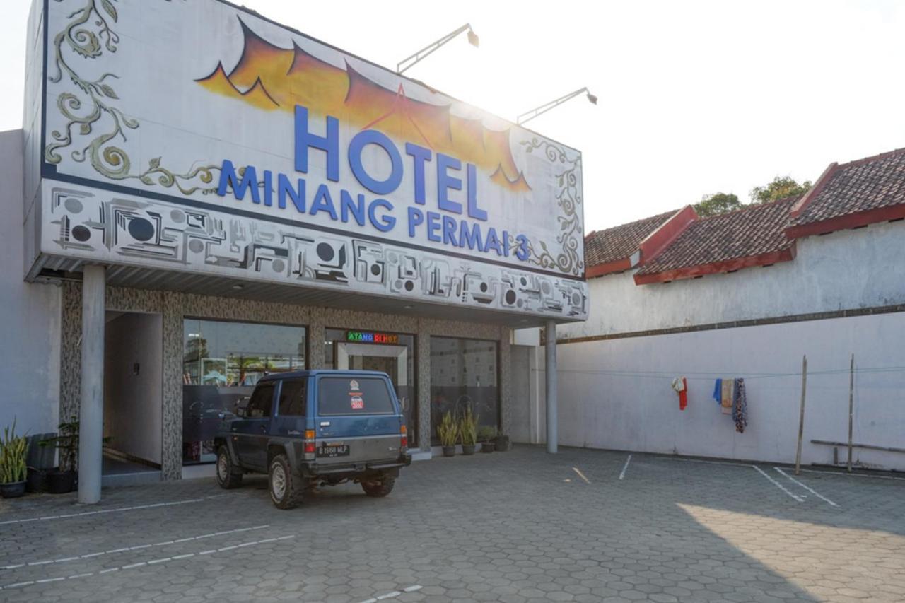 Hotel Minang Permai 3 Пачитан Экстерьер фото